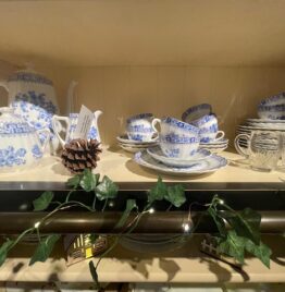 Theeset Bleu China 9 persoons incl gebaksbortjes