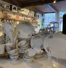 Aanbetaling Nancy Bavaria Gold serviesset 12 personen ( bij ophalen €200 nog voldoen)