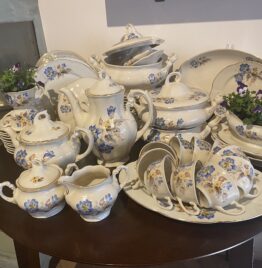 Viooltjes servies (porselein)