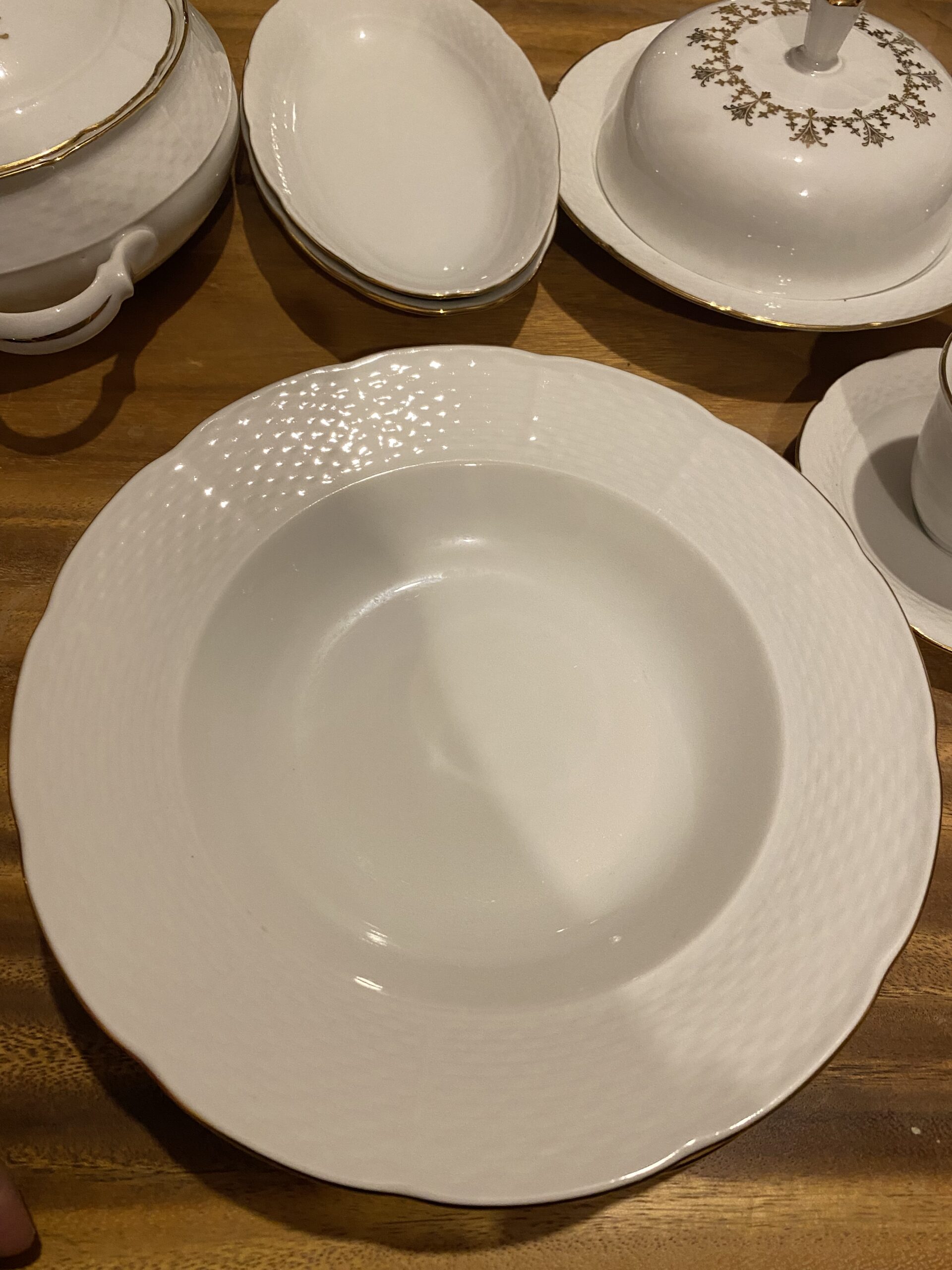 Een prachtig servies van sterk porselein van het merk Thun - Afbeelding 9