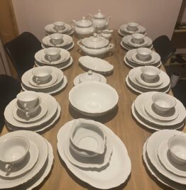 Wawel serviesset wit/goud voor 12 personen